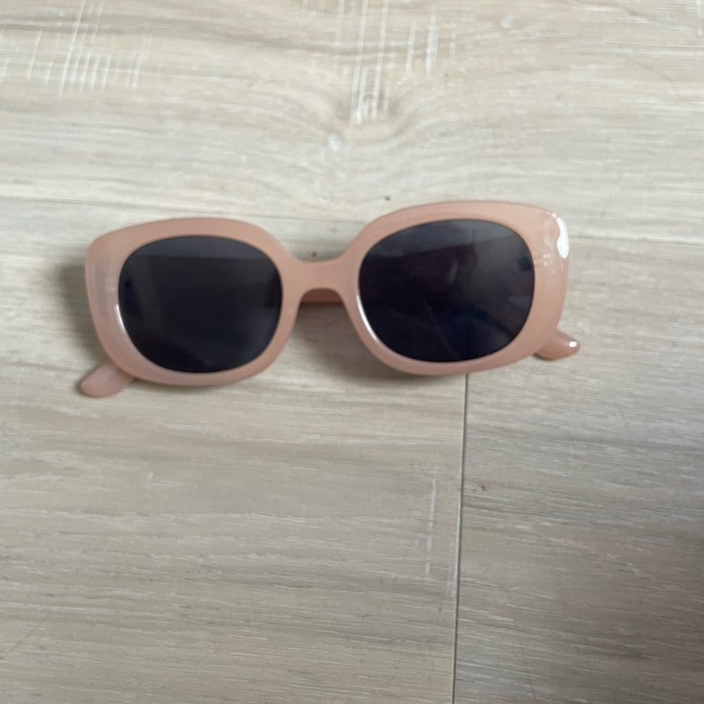 2 GLASSES FOR 20 DOLLARS